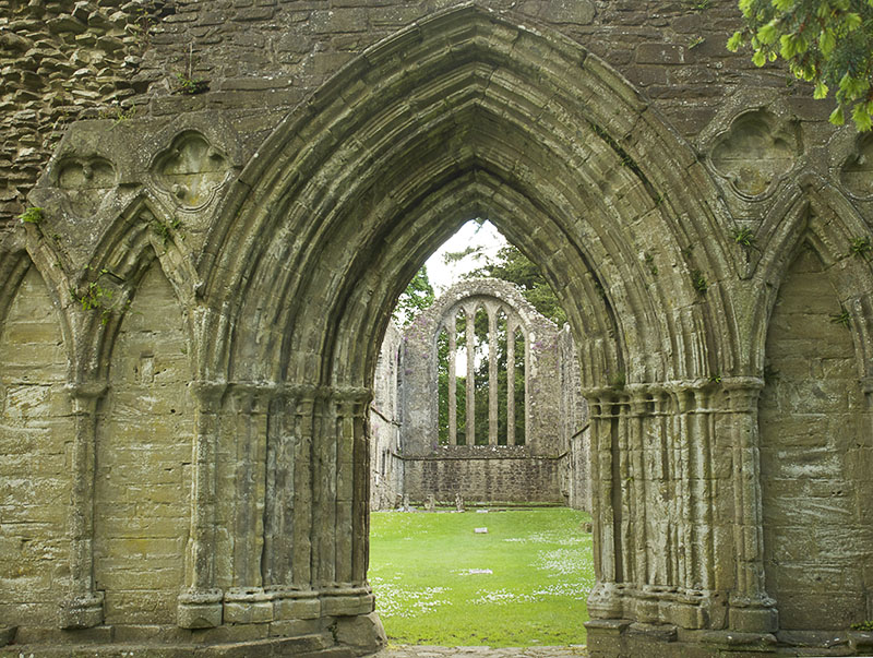 Inchmahome Priory - De kerk toont gelijkenis met de Kathedraal van Dunblane